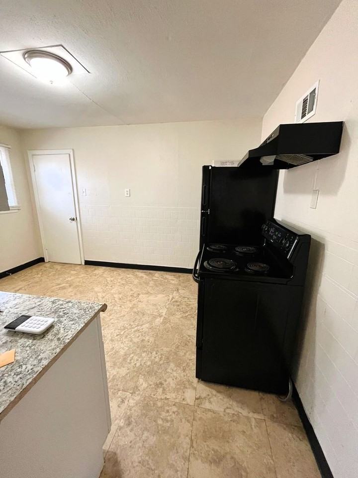 2823 Meadowlark Ave - Photo 6 of 15