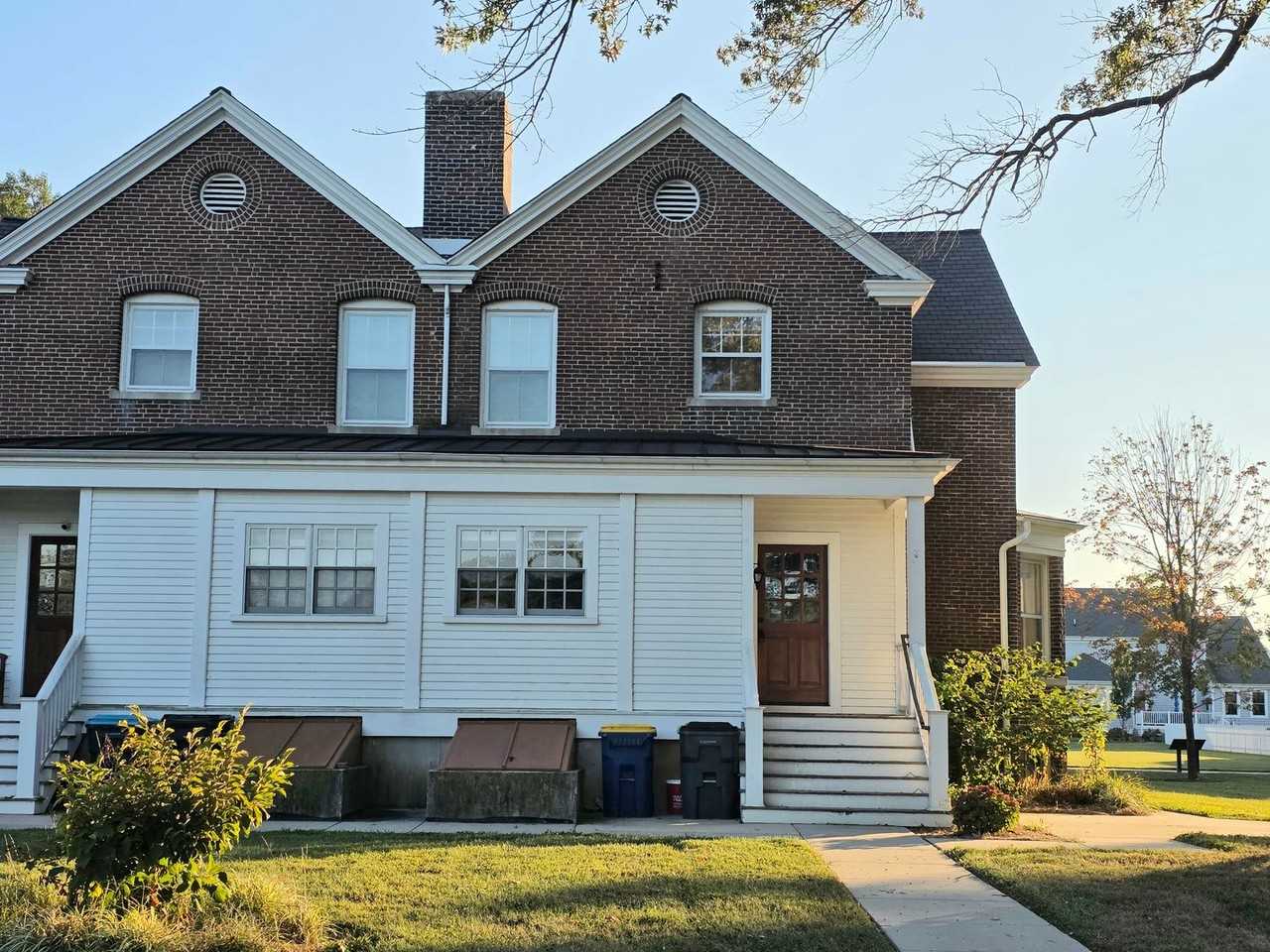 1306 Officers Row - Photo 2 of 38