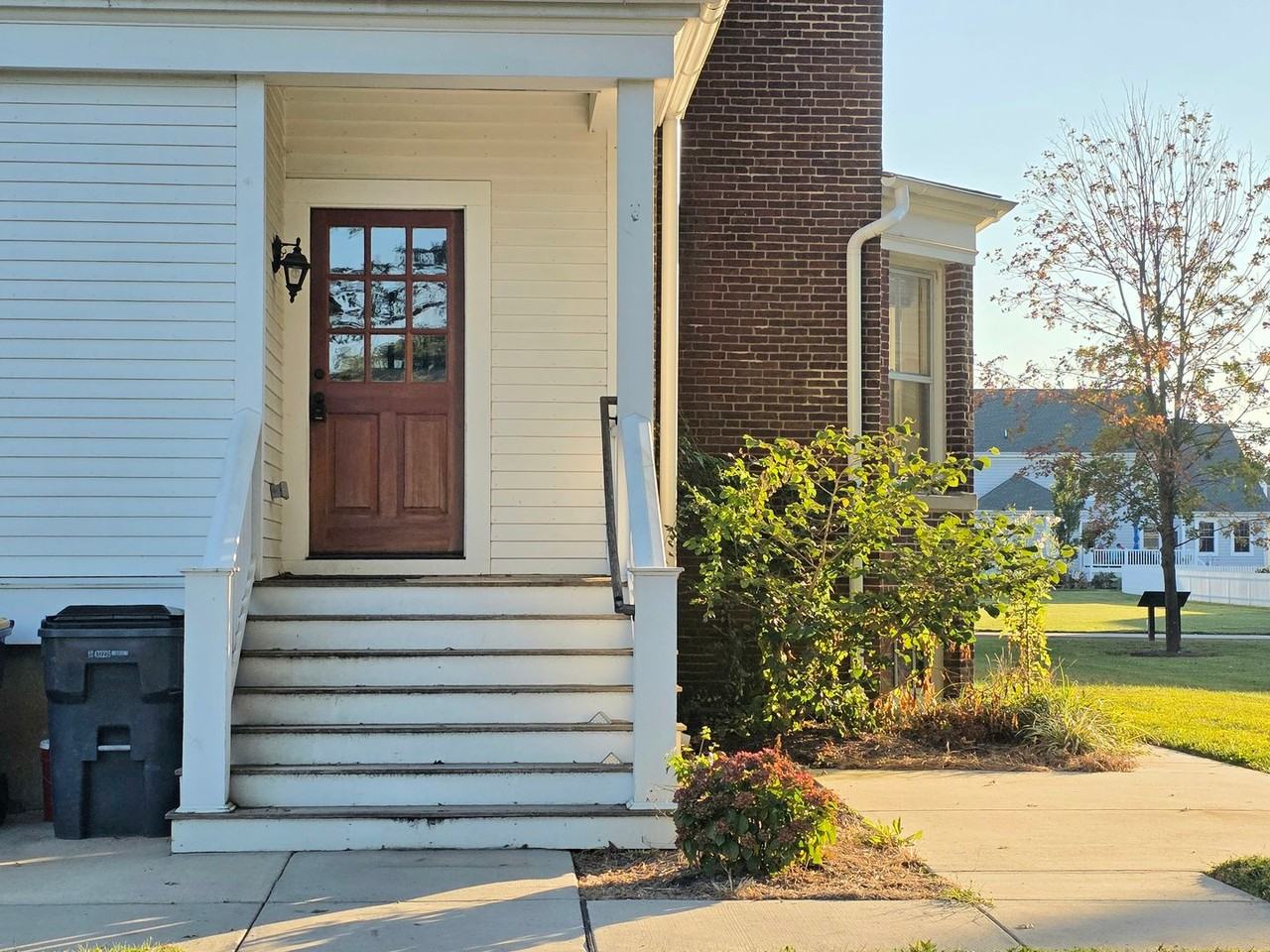 1306 Officers Row - Photo 3 of 38