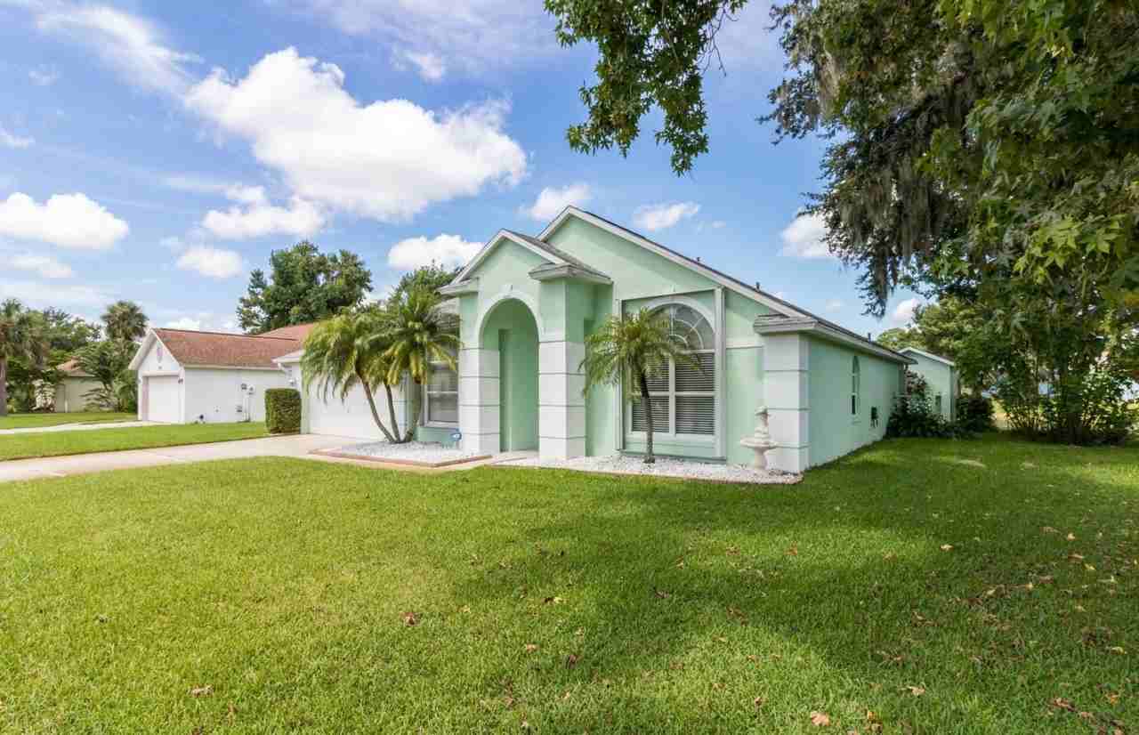 220 Hollowbrook Cir - Photo 2 of 24