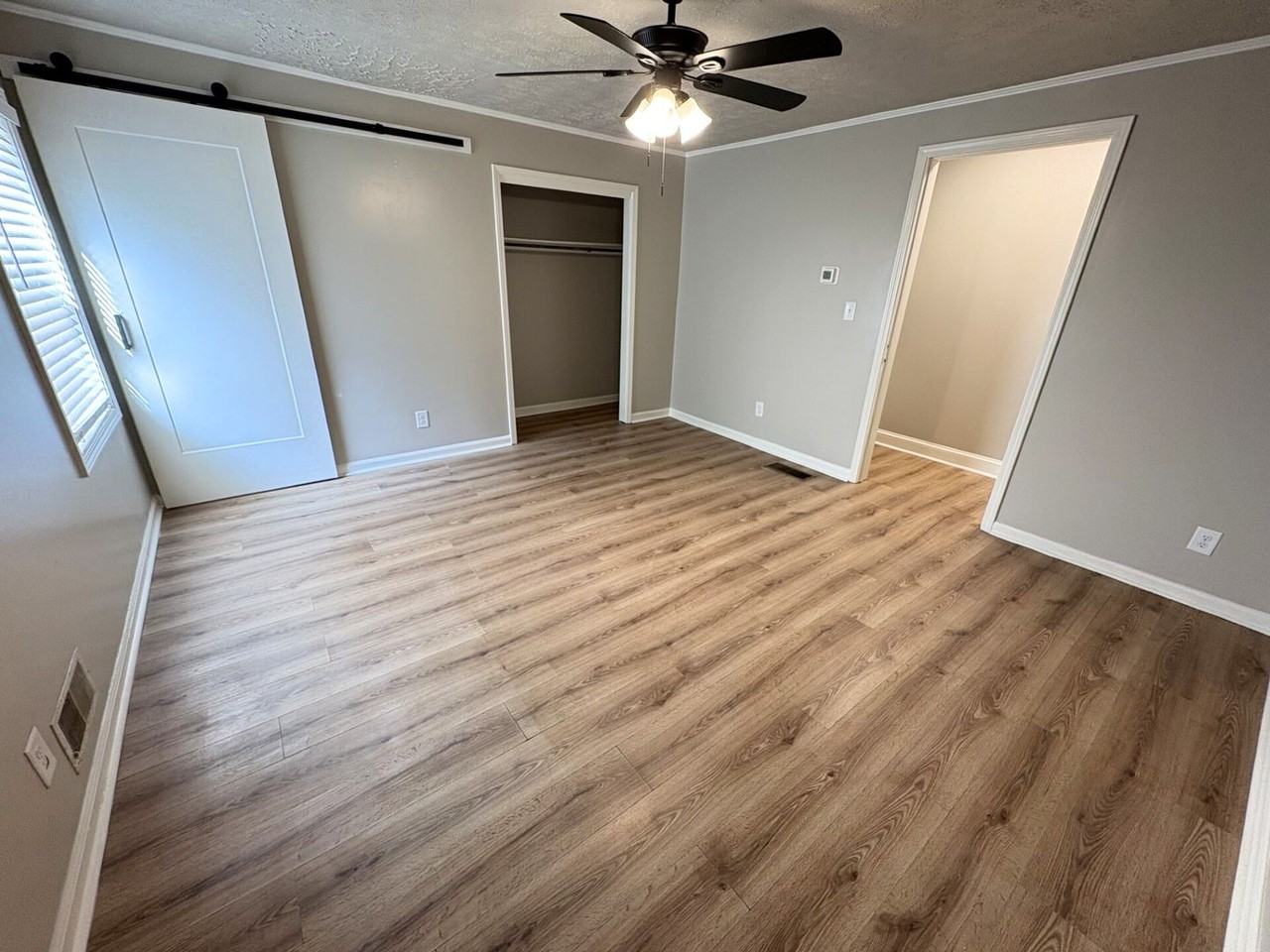 355 Sunset Dr - Photo 2 of 8