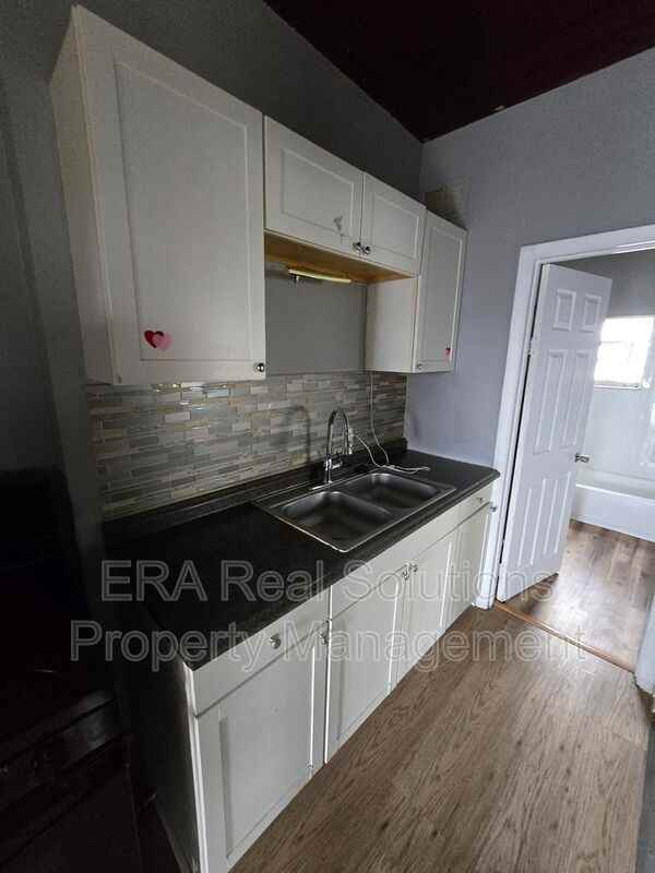 2958 Sullivant Ave #PML - Photo 3 of 8