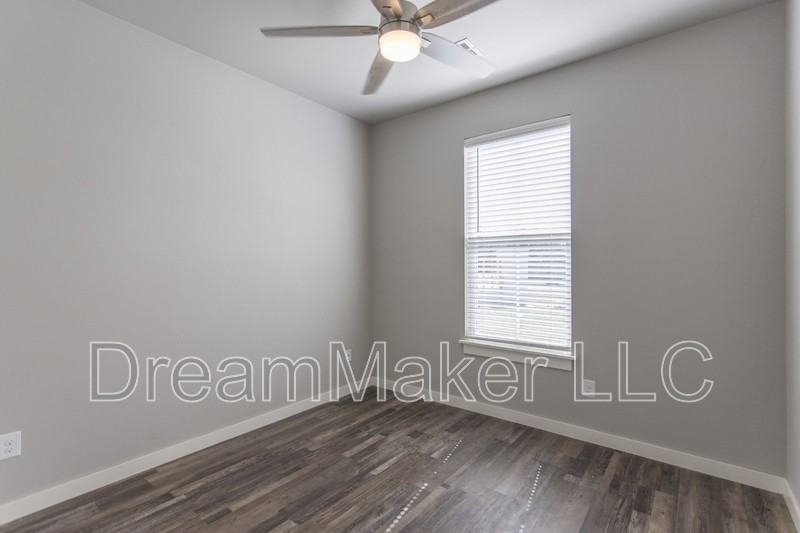 3141 Se 35th St - Photo 3 of 29