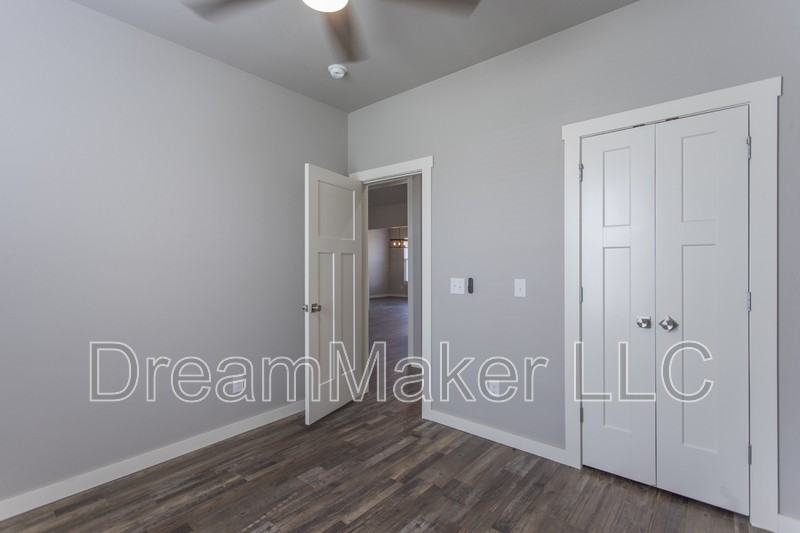 3141 Se 35th St - Photo 4 of 29