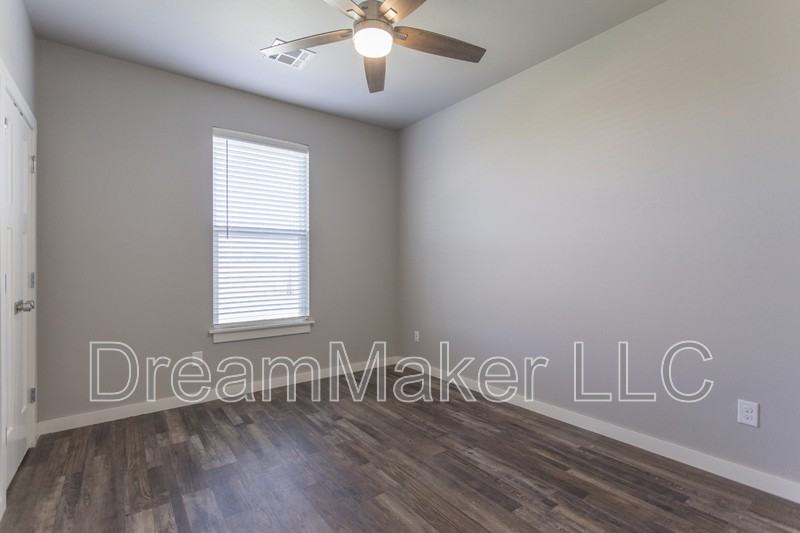 3141 Se 35th St - Photo 5 of 29