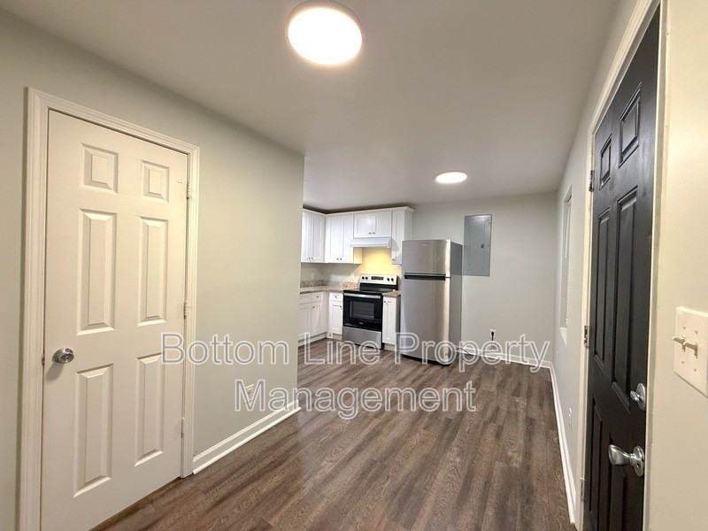 919 1/2 Arlington Ave - Photo 2 of 10