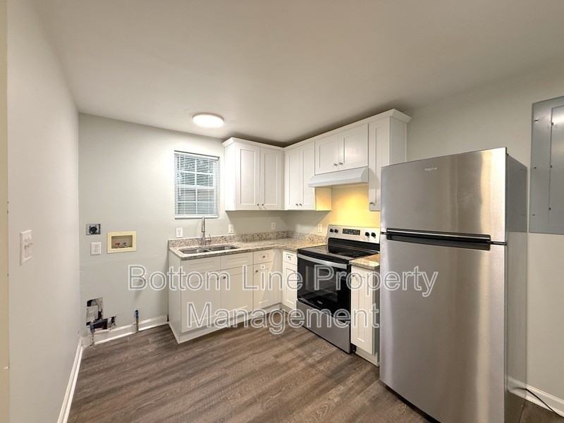 919 1/2 Arlington Ave - Photo 3 of 10