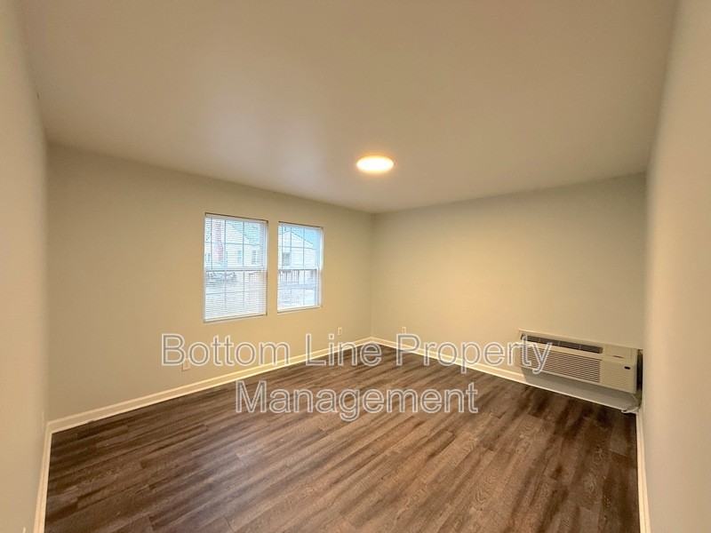 919 1/2 Arlington Ave - Photo 5 of 10