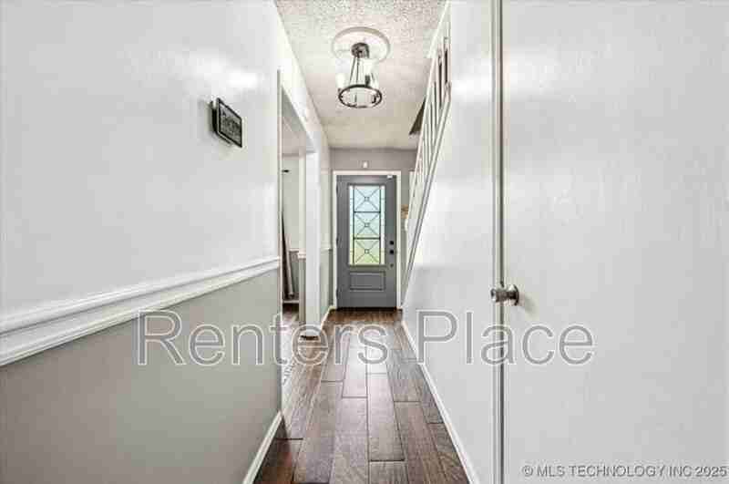 6310 S 72nd East Pl - Photo 6 of 31