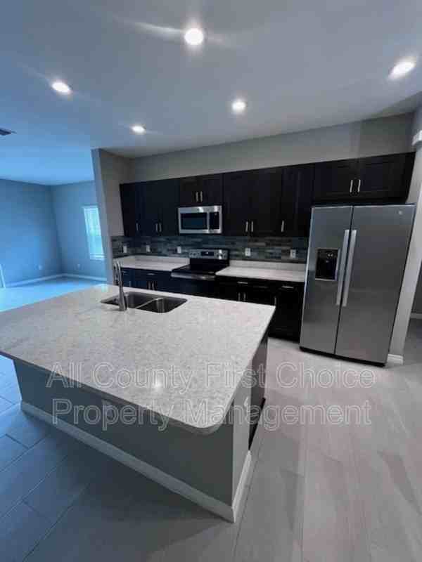 8525 Canyon Creek Trl - Photo 3 of 29