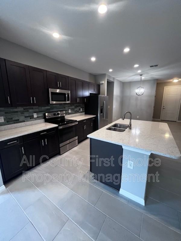 8525 Canyon Creek Trl - Photo 4 of 29