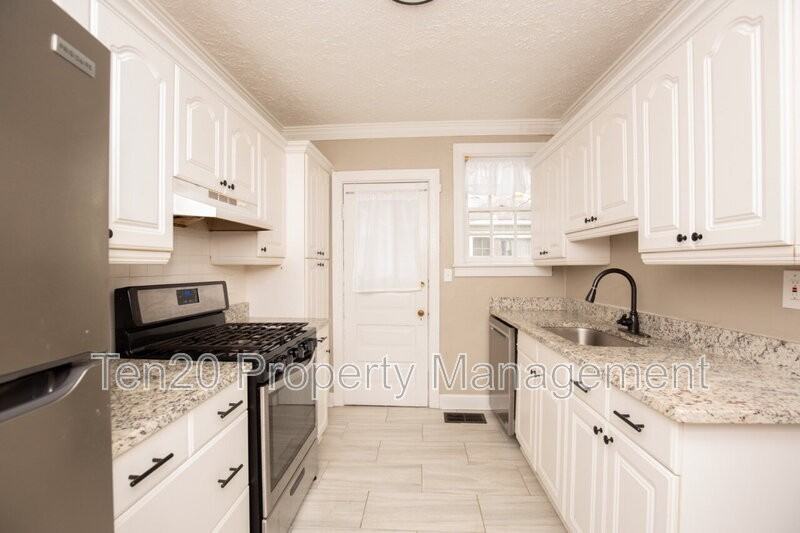 3909 Crestview Dr - Photo 6 of 17
