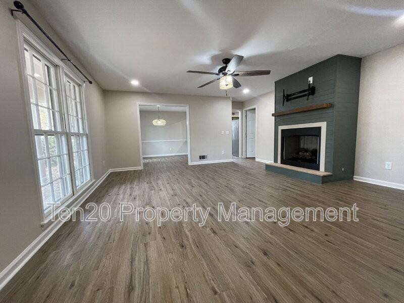 2005 Landau Dr - Photo 3 of 36