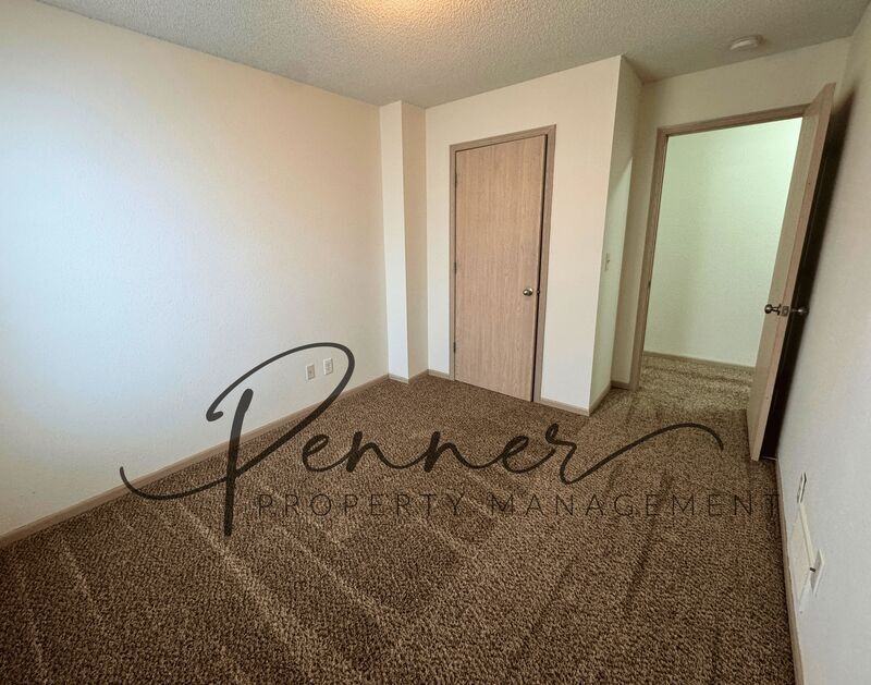 503 Ne 1st St #D - Photo 7 of 13