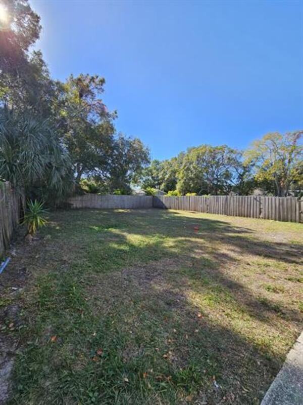 1045 11th Ave Nw - Photo 5 of 18