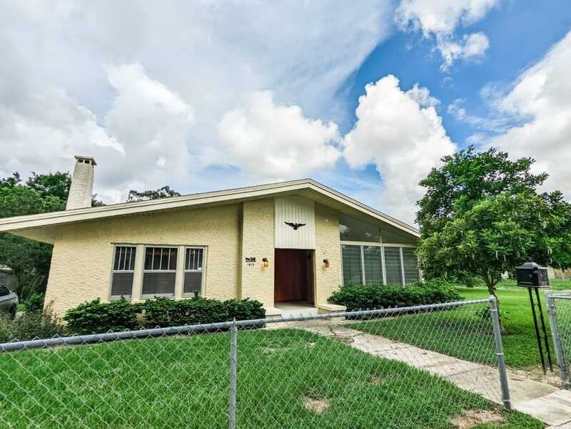 1013 23rd St W - Photo 3 of 37