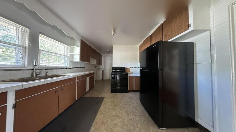 1013 23rd St W - Photo 6 of 37