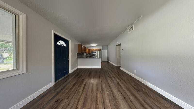 8972 67th St N - Photo 6 of 37