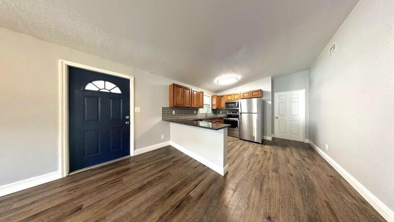 8972 67th St N - Photo 7 of 37