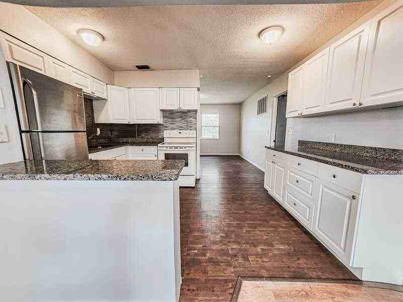 5396 68th Way N - Photo 6 of 26