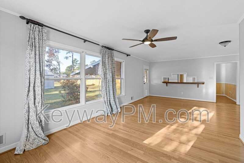 116 Thomas Drive - Photo 6 of 27