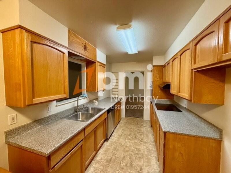 1504 Maryland Street - Photo 6 of 13