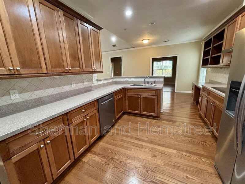 2002 Amberley Dr - Photo 5 of 21