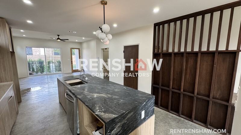 42 Angelus St - Photo 5 of 14