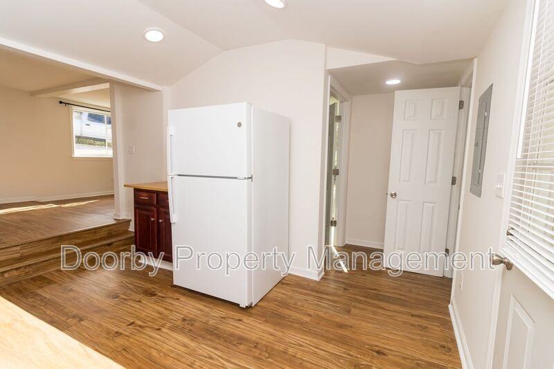 2602 14th Ave #B - Photo 4 of 13