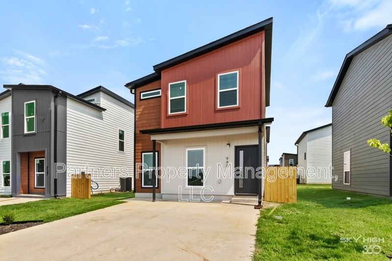 940 Illinois Avenue - Photo 2 of 24