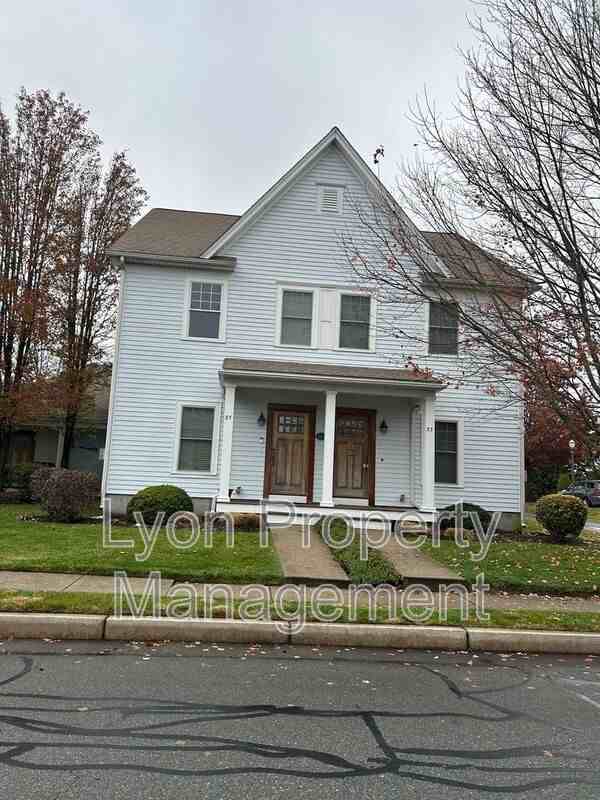 83 Waverly St - Photo 2 of 13