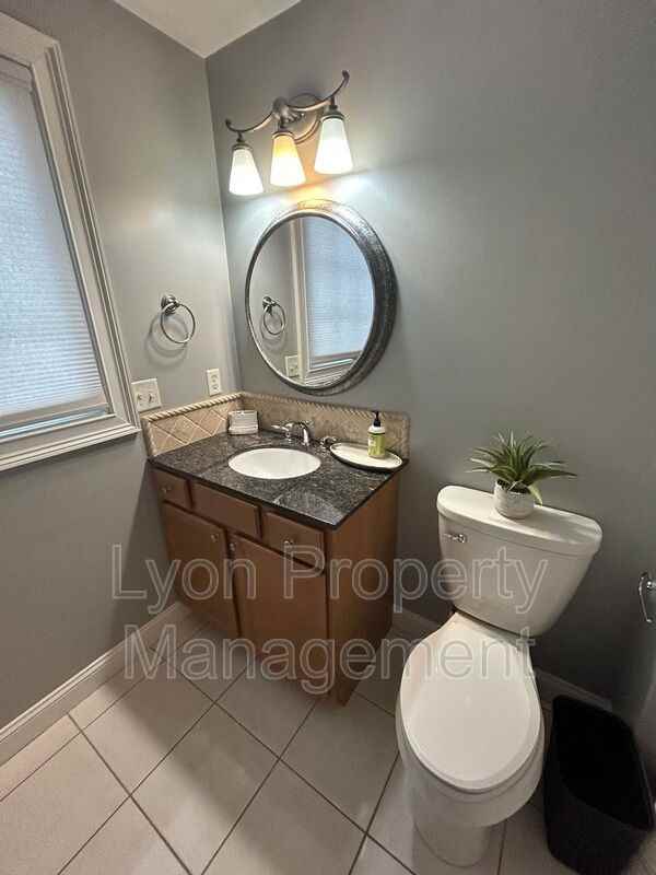 83 Waverly St - Photo 5 of 13