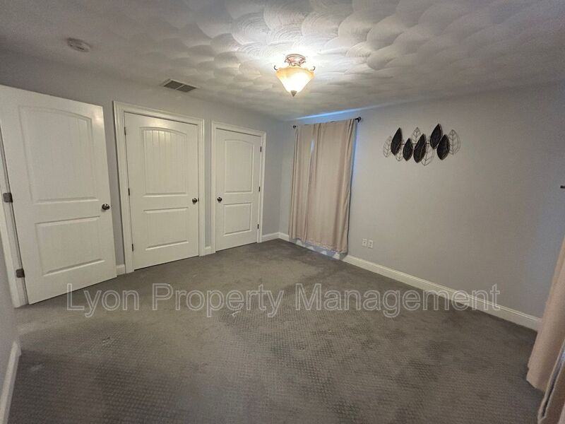 83 Waverly St - Photo 7 of 13