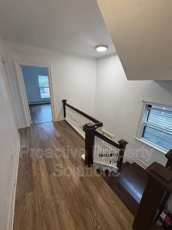 415 S Main Ave - Photo 6 of 34