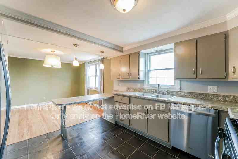 917 Elizabeth St - Photo 5 of 16