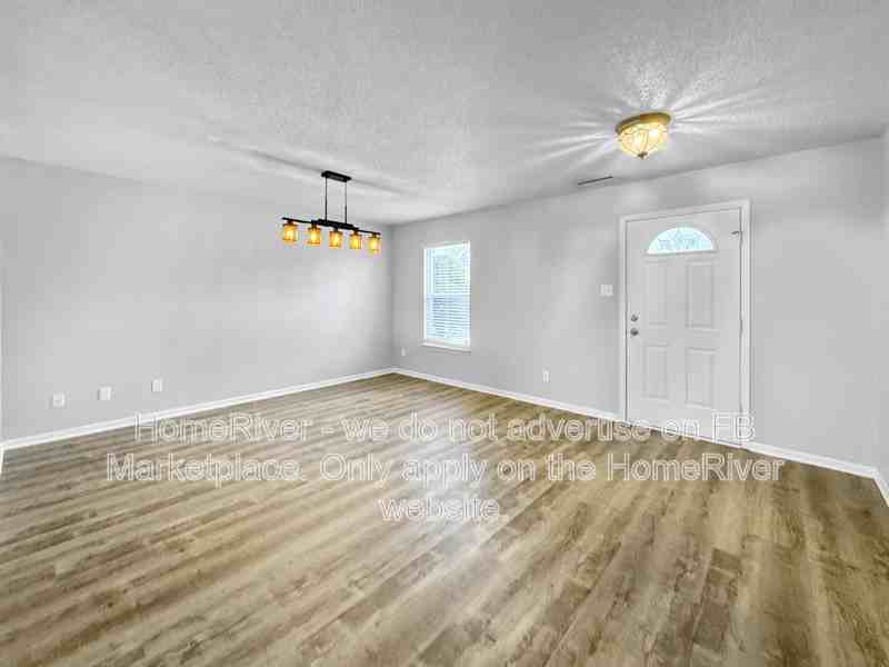 5732 N Rockingham Ln - Photo 3 of 29