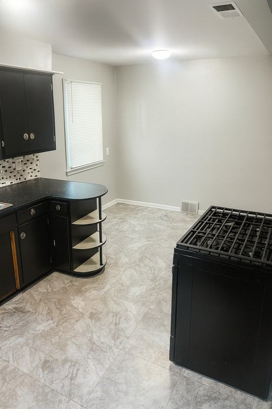 2235 Ridgelawn Avenue - Photo 6 of 14