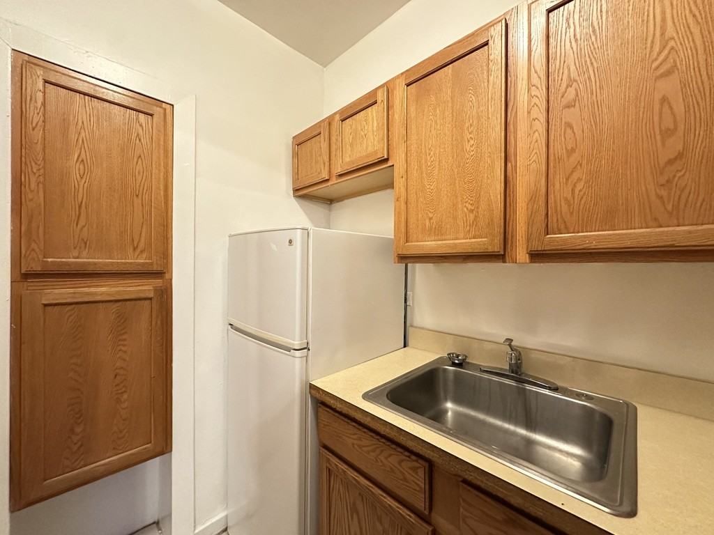 1164 North Dearborn Street #413 - Photo 6 of 21