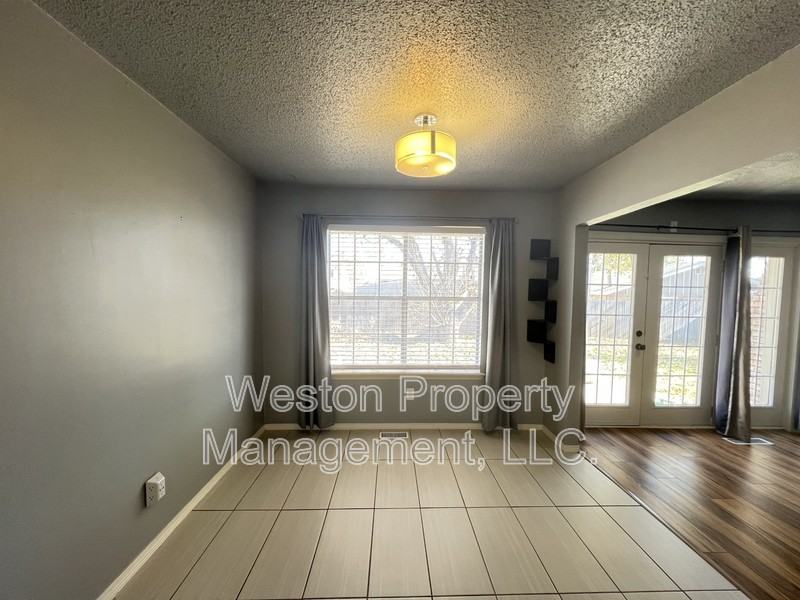 10408 Blue Spruce Road - Photo 6 of 22