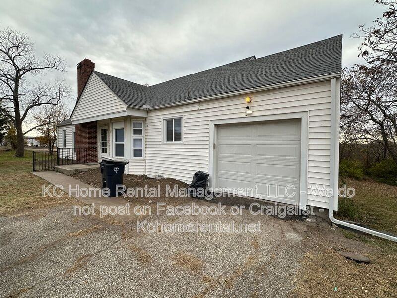 4748 Eastern Ave - Photo 2 of 38