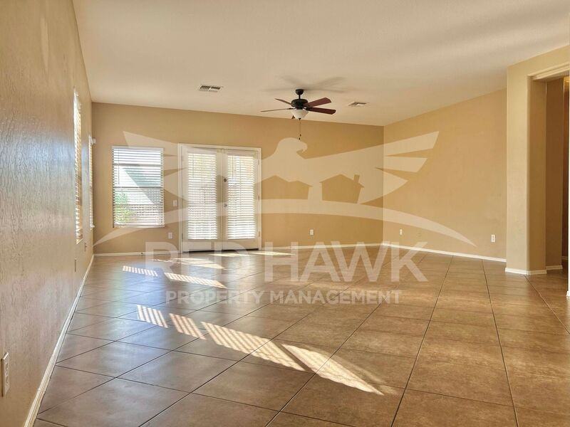 5329 W Glass Ln - Photo 3 of 20