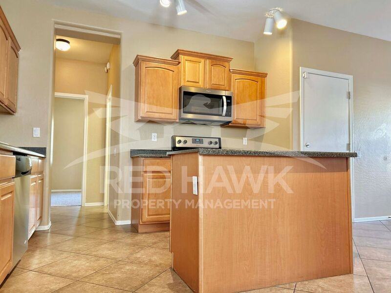 5329 W Glass Ln - Photo 6 of 20