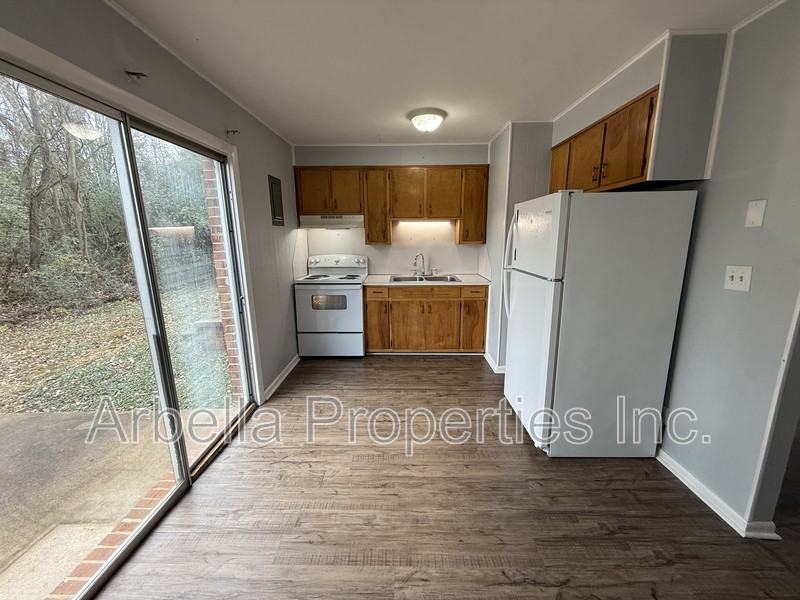 1404 Bloomingdale Rd #A7 - Photo 7 of 20