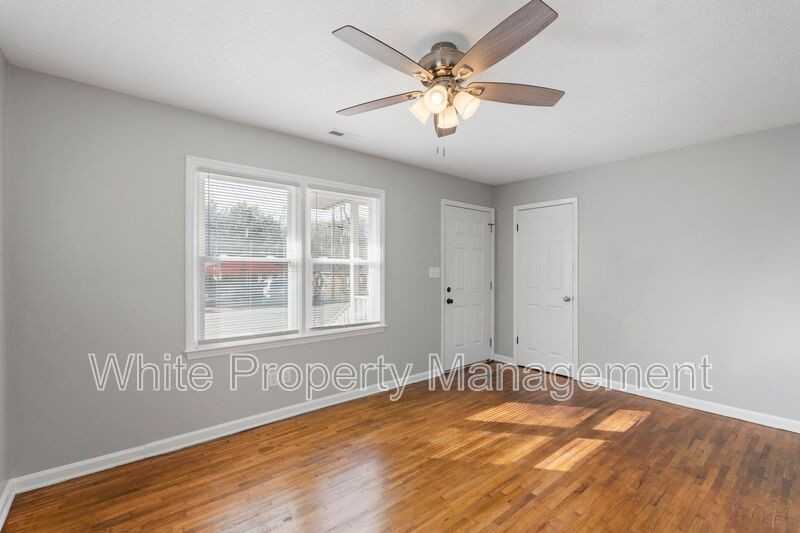 911 Belinda St - Photo 4 of 26