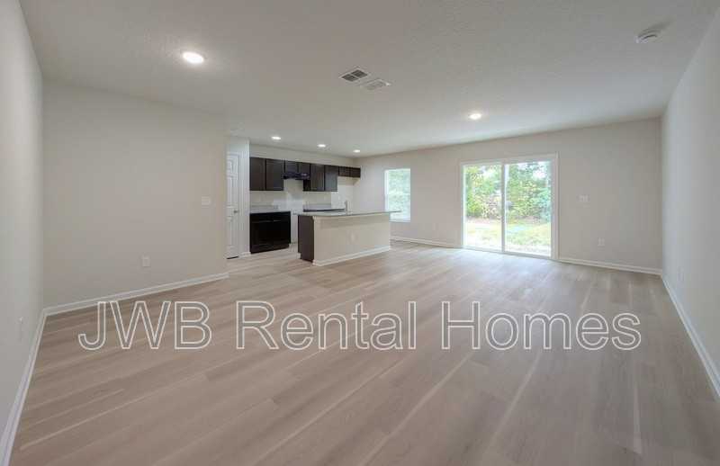 9021 5th Ave - Photo 5 of 17