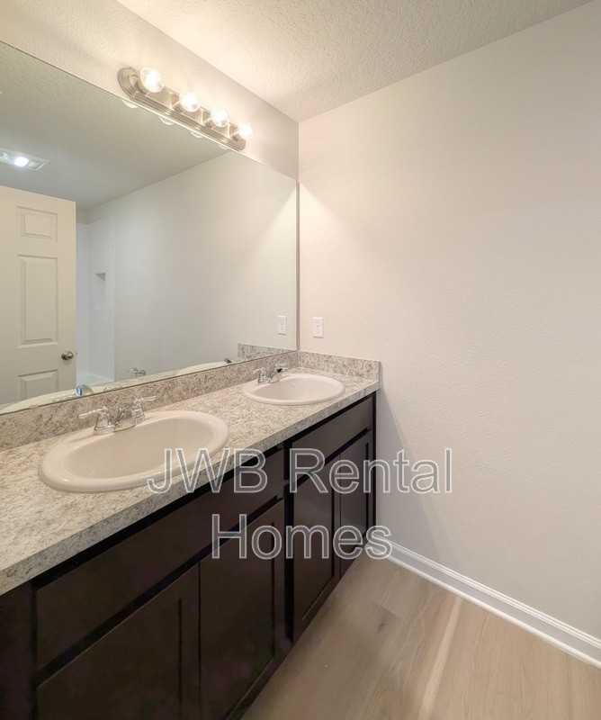 9021 5th Ave - Photo 7 of 17