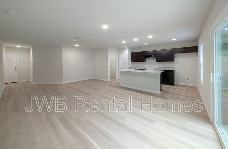 8928 5th Ave - Photo 5 of 18