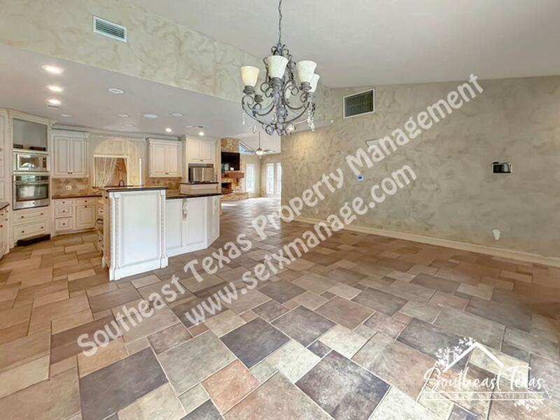 4620 Monticello St - Photo 3 of 11