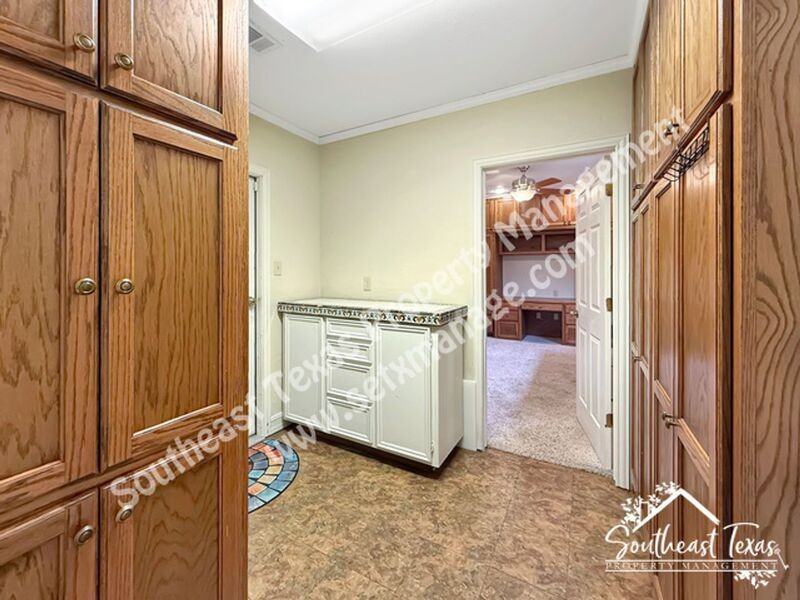 4620 Monticello St - Photo 7 of 11