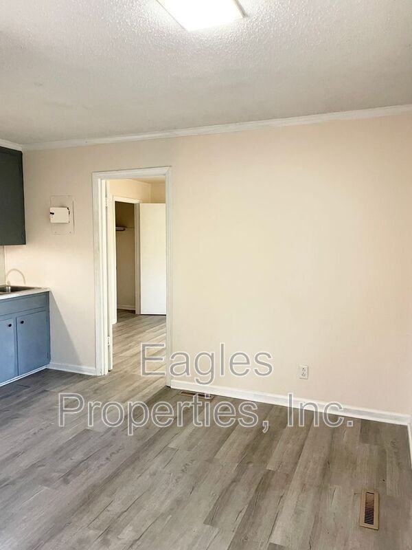 2803 Warrick Cir #F4 - Photo 2 of 6